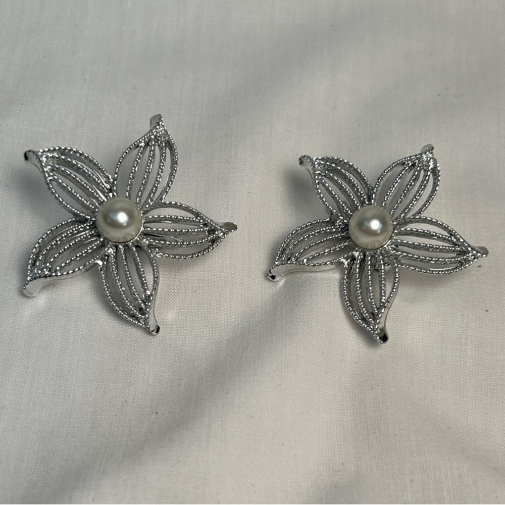 Vintage Sarah Coventry Silver Tone Filigree Moon Flower Clip On Earrings